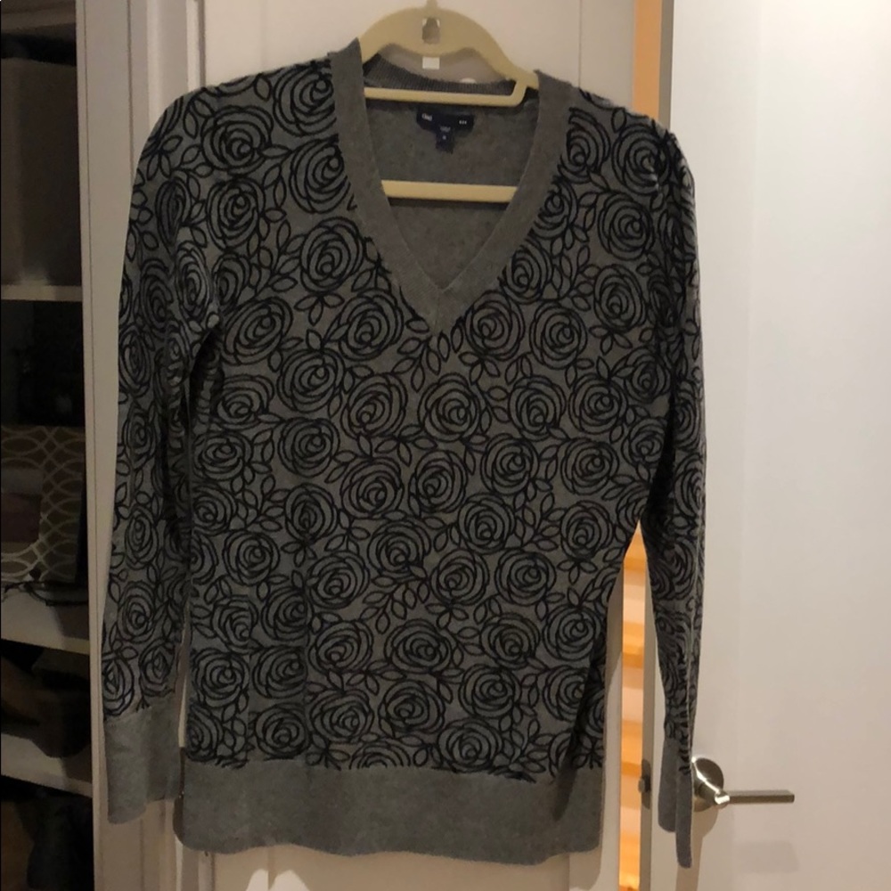V-Neck sweater